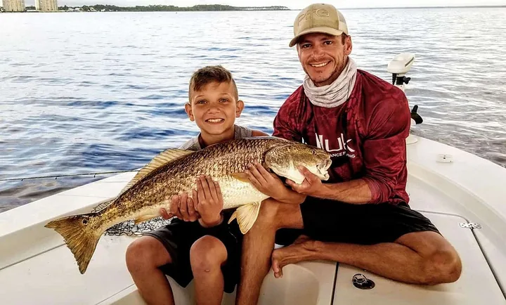 Mar&eacute;e &mdash; Fishing Charters template preview